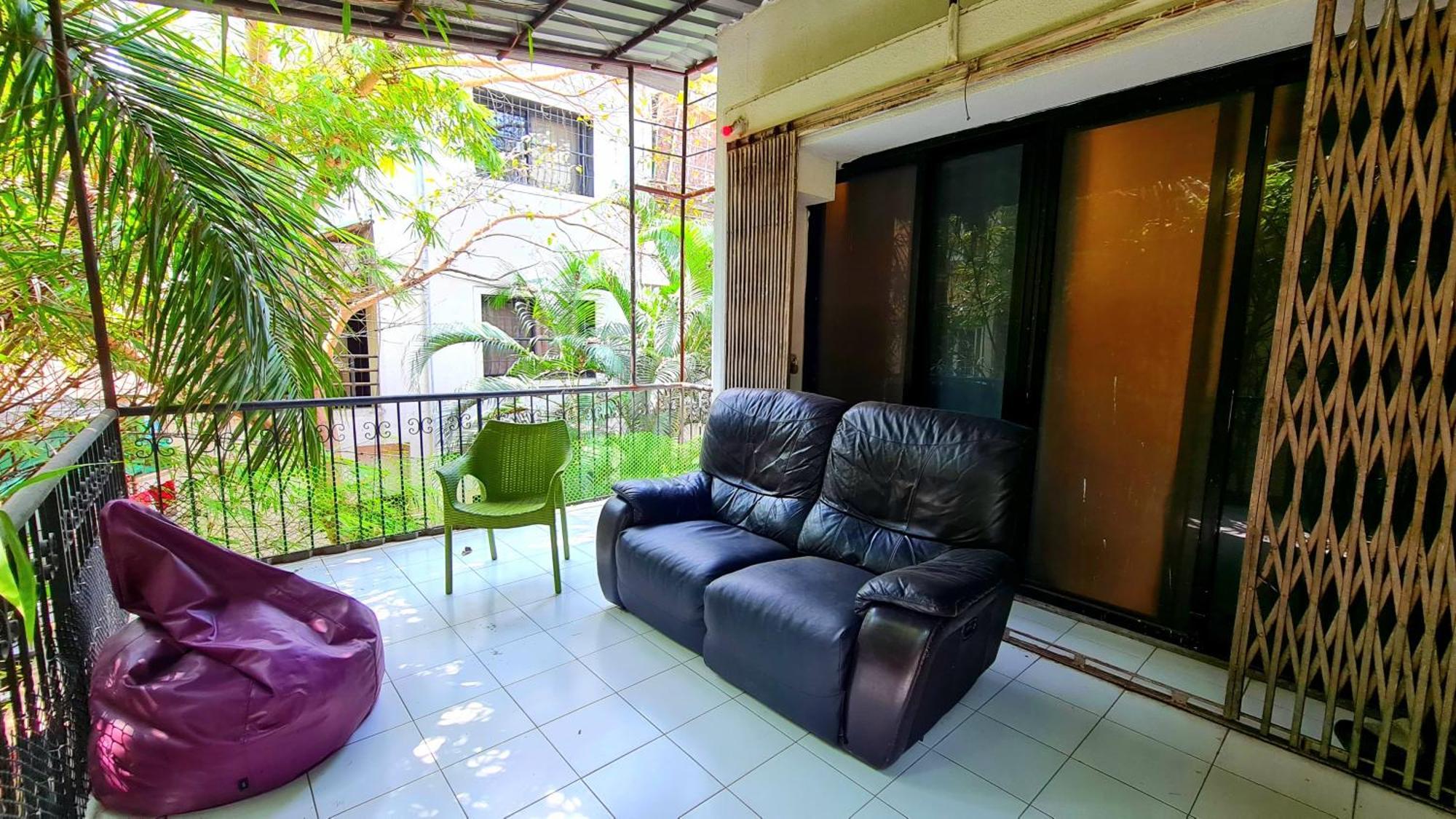 Rostel Backpackers Hostel ปูเน่ ภายนอก รูปภาพ