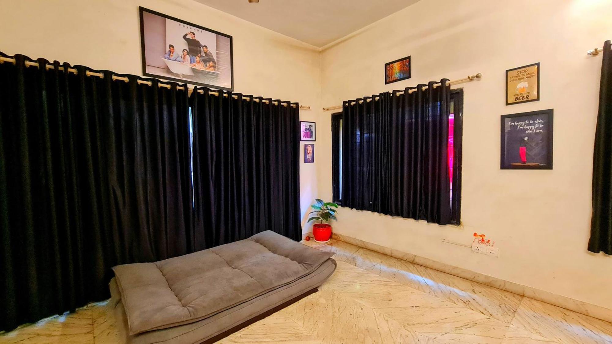 Rostel Backpackers Hostel ปูเน่ ภายนอก รูปภาพ