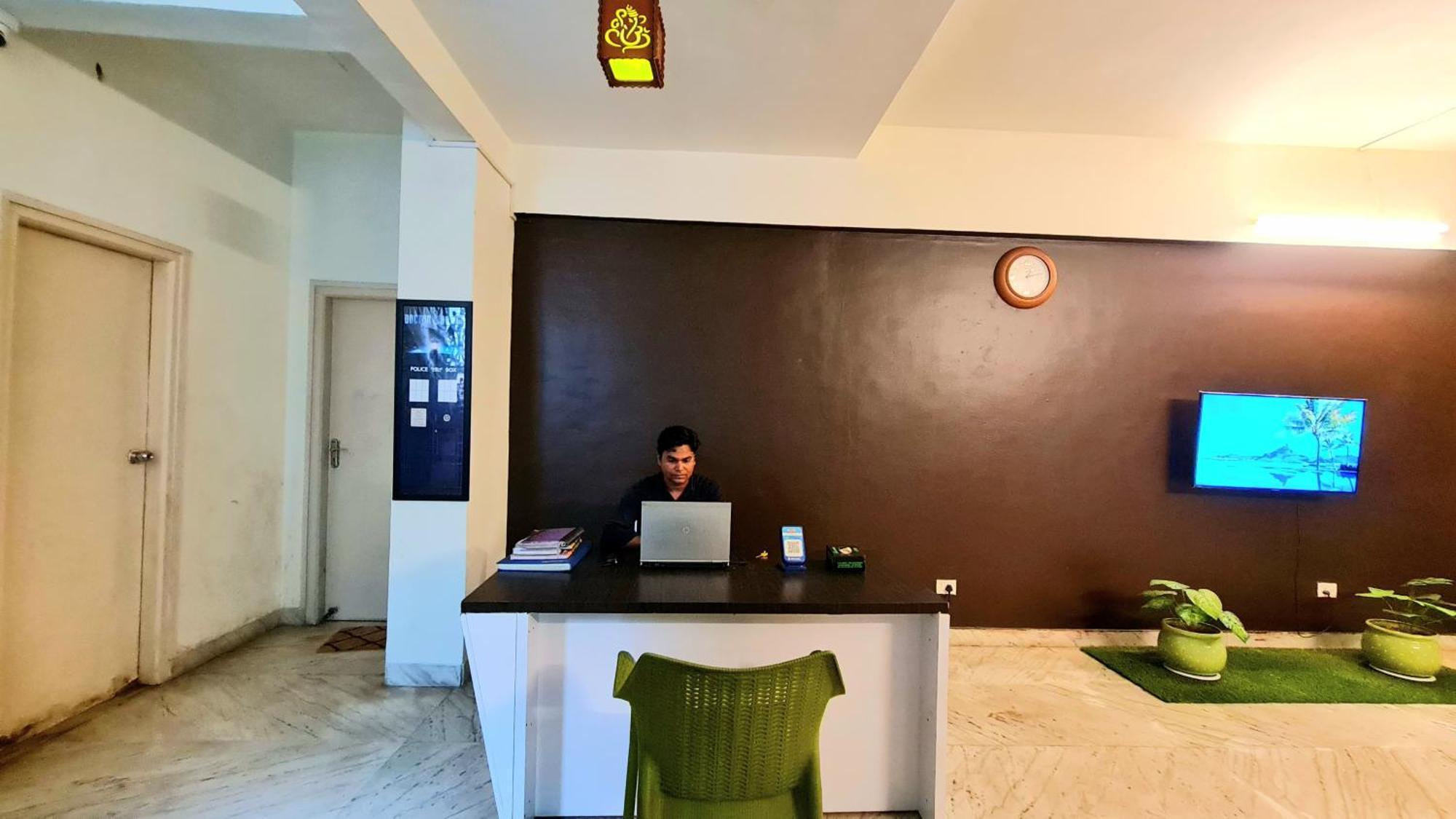 Rostel Backpackers Hostel ปูเน่ ภายนอก รูปภาพ